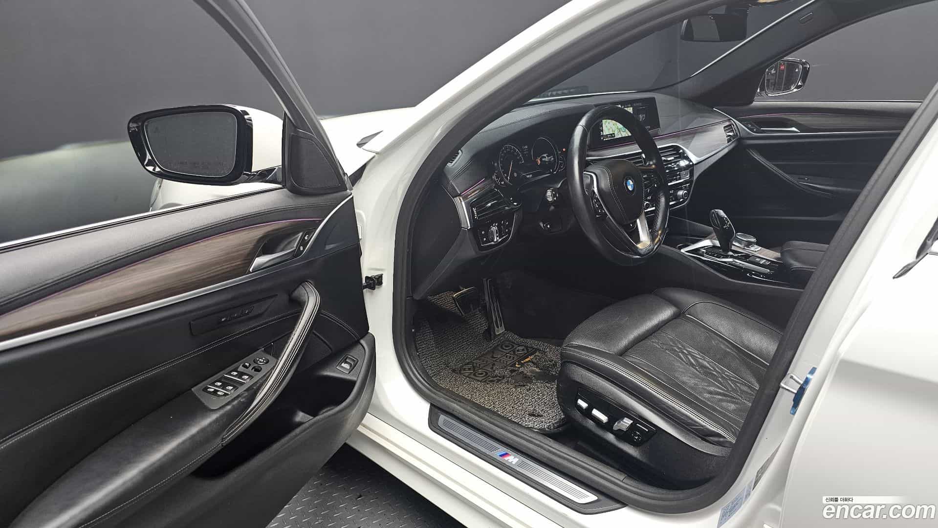 5-Series BMW 2017.11-INNER-010