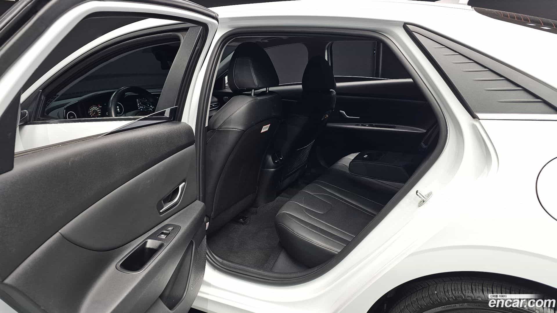 AVANTE Hyundai 2021.8-OPTION-016