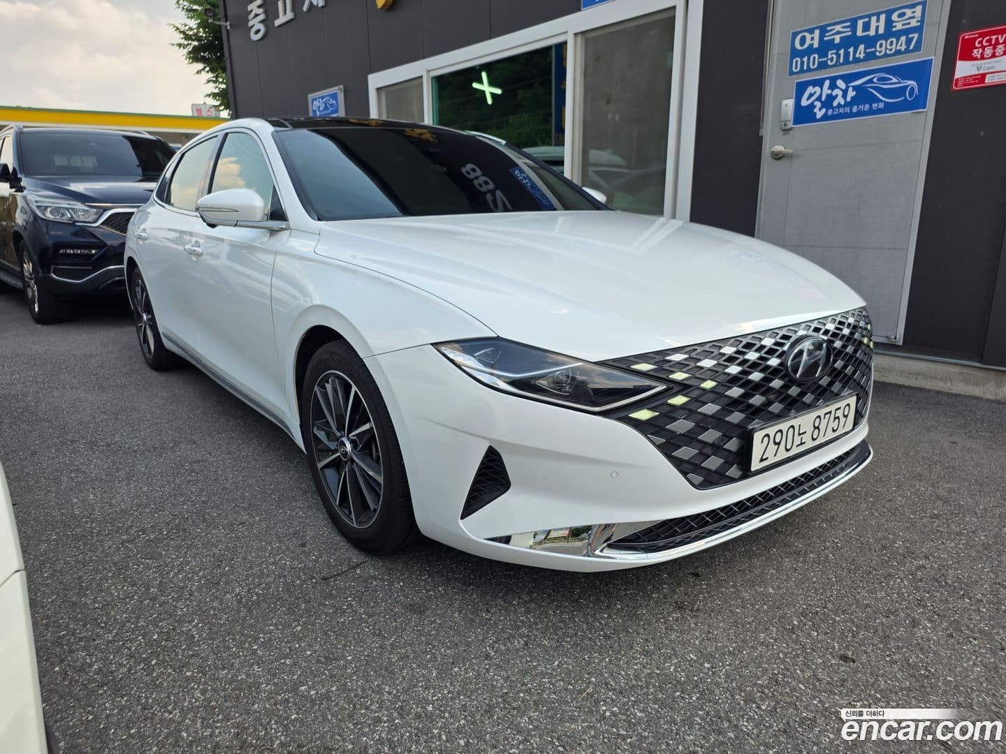 Main__Slider__Photo:Grandeur Hyundai 2022.4-0