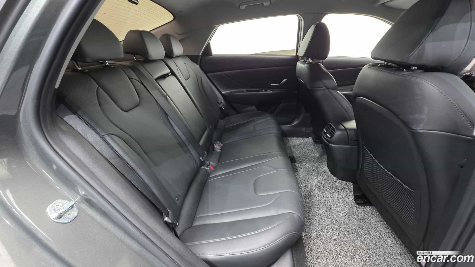 AVANTE Hyundai 2021.11-OPTION-024