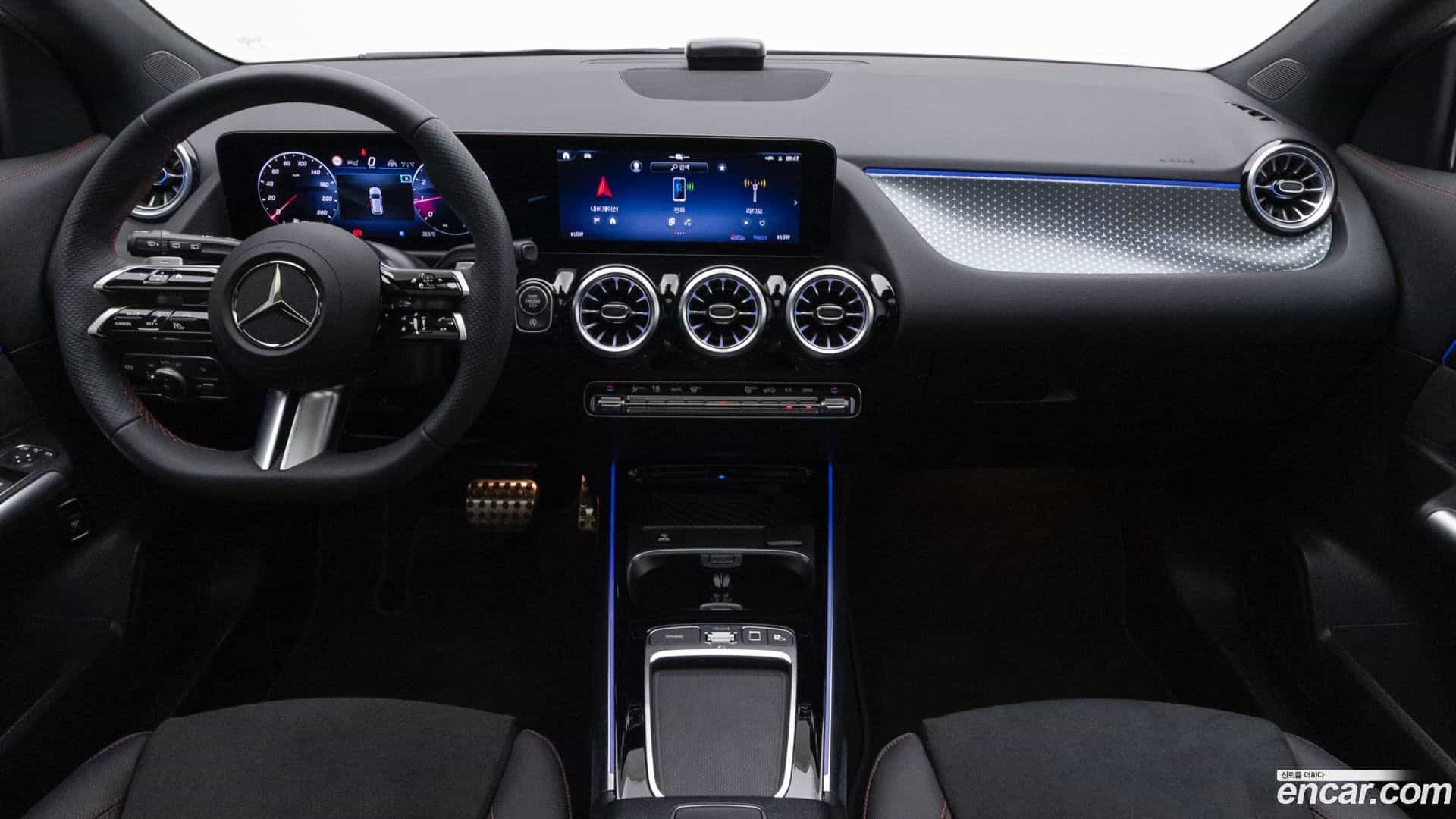 GLA-Class Mercedes-Benz 2025.5-INNER-007