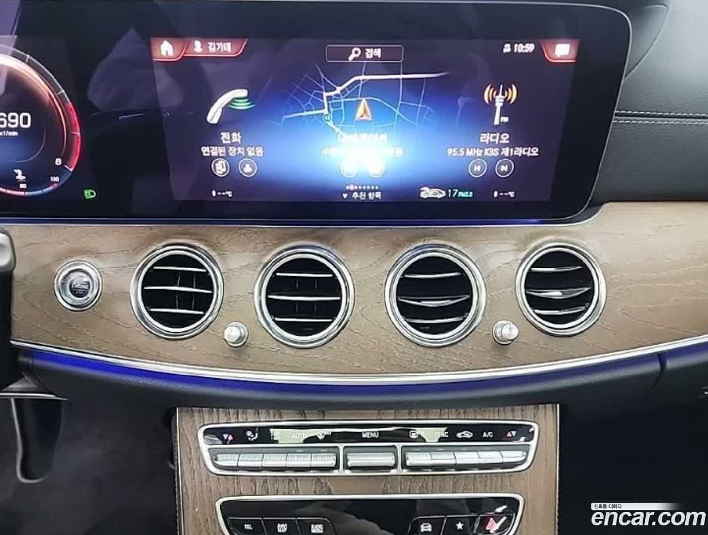 E-Class Mercedes-Benz 2021.1-INNER-010
