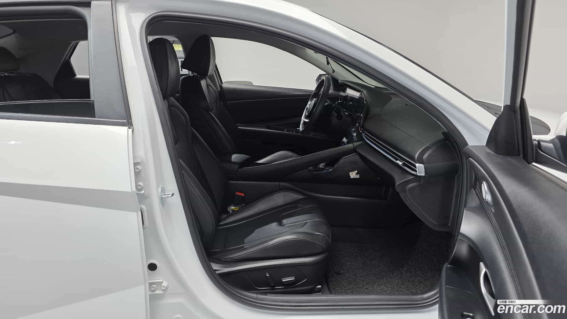 AVANTE Hyundai 2023.4-OPTION-015