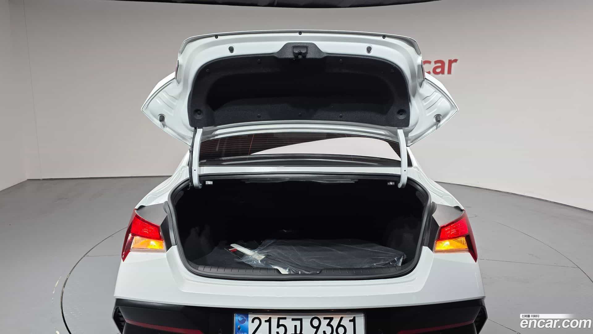 AVANTE Hyundai 2023.4-OPTION-024