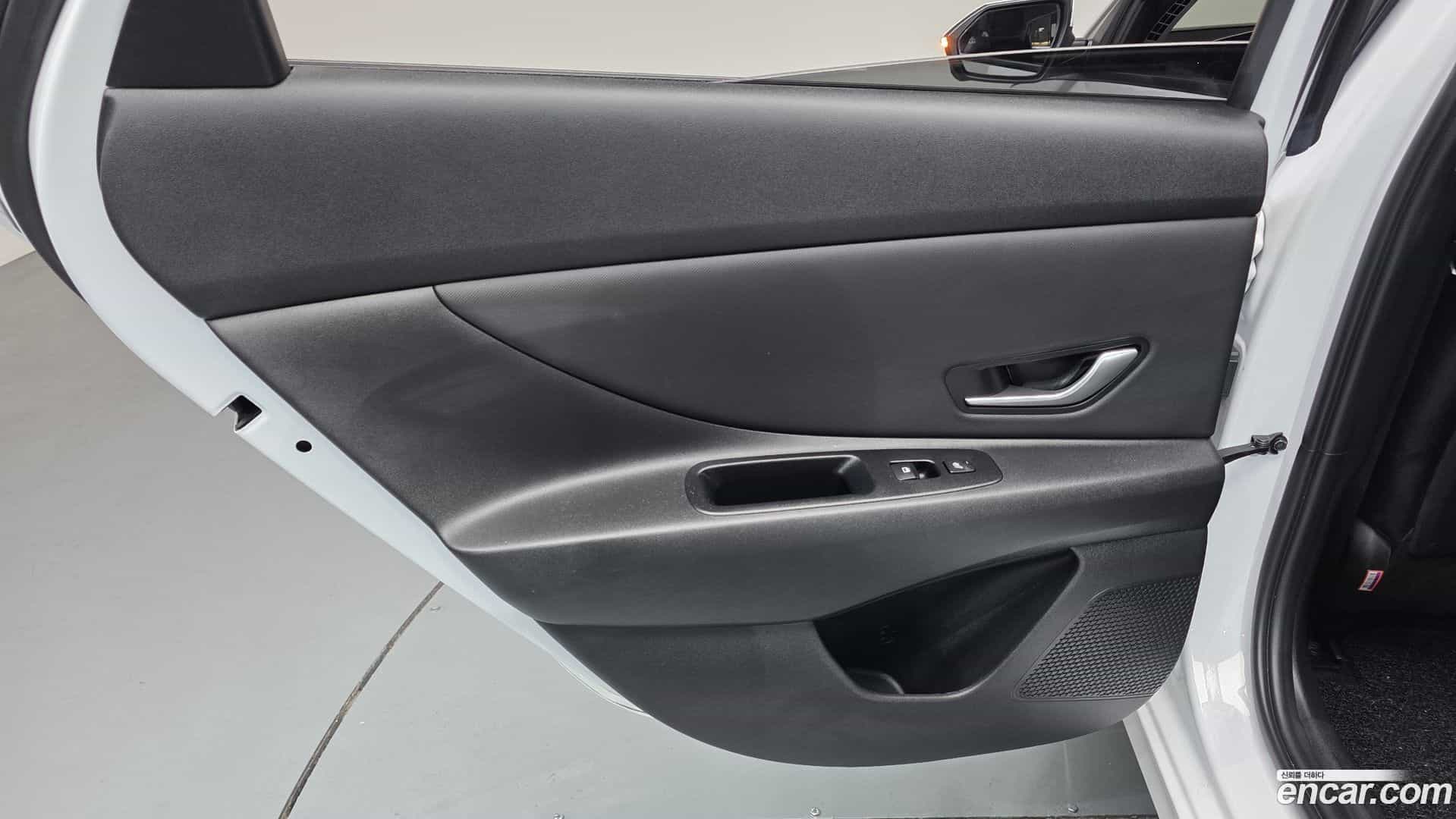 AVANTE Hyundai 2023.4-INNER-035