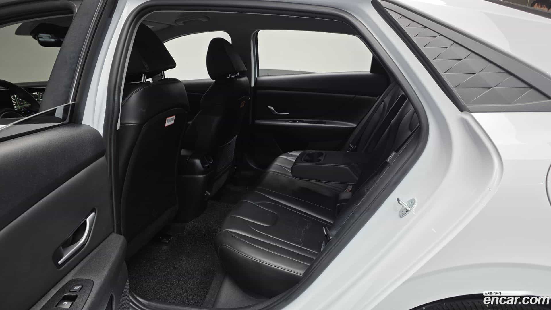 AVANTE Hyundai 2023.4-INNER-036