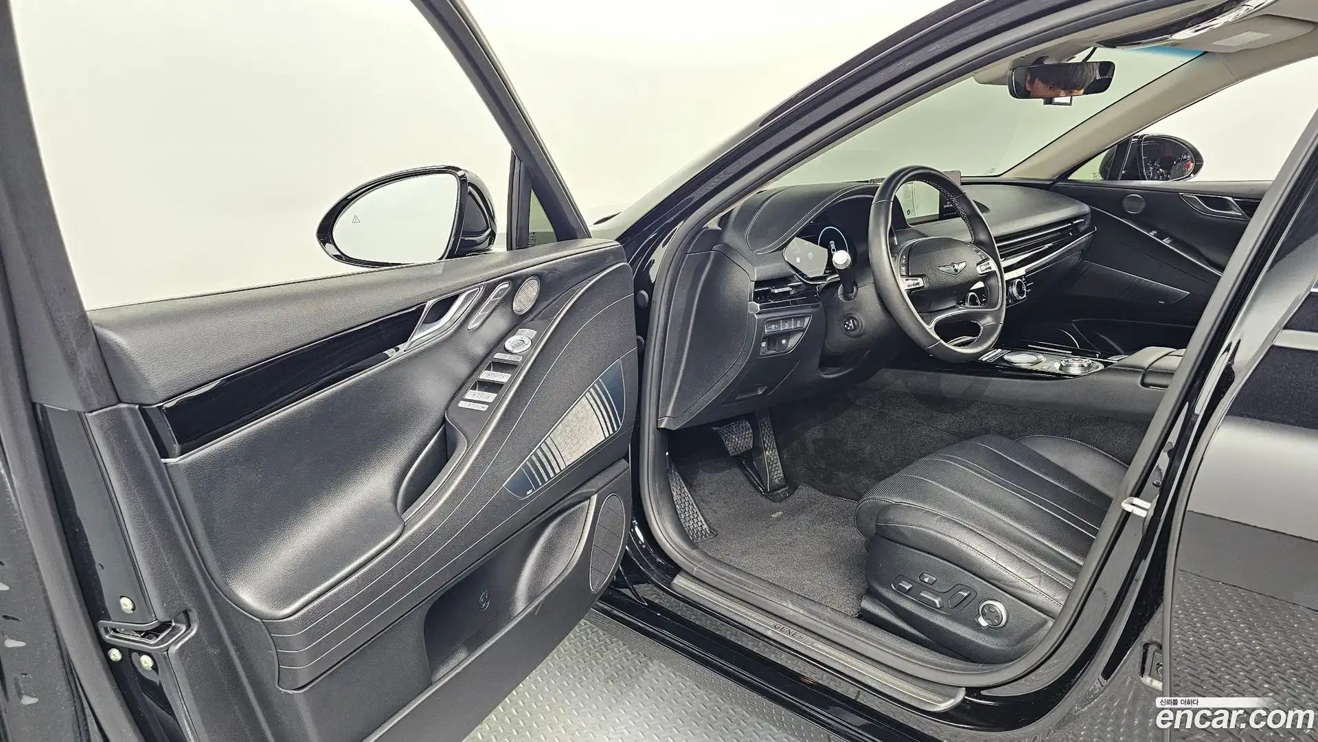 G80 Genesis 2022.2-INNER-010