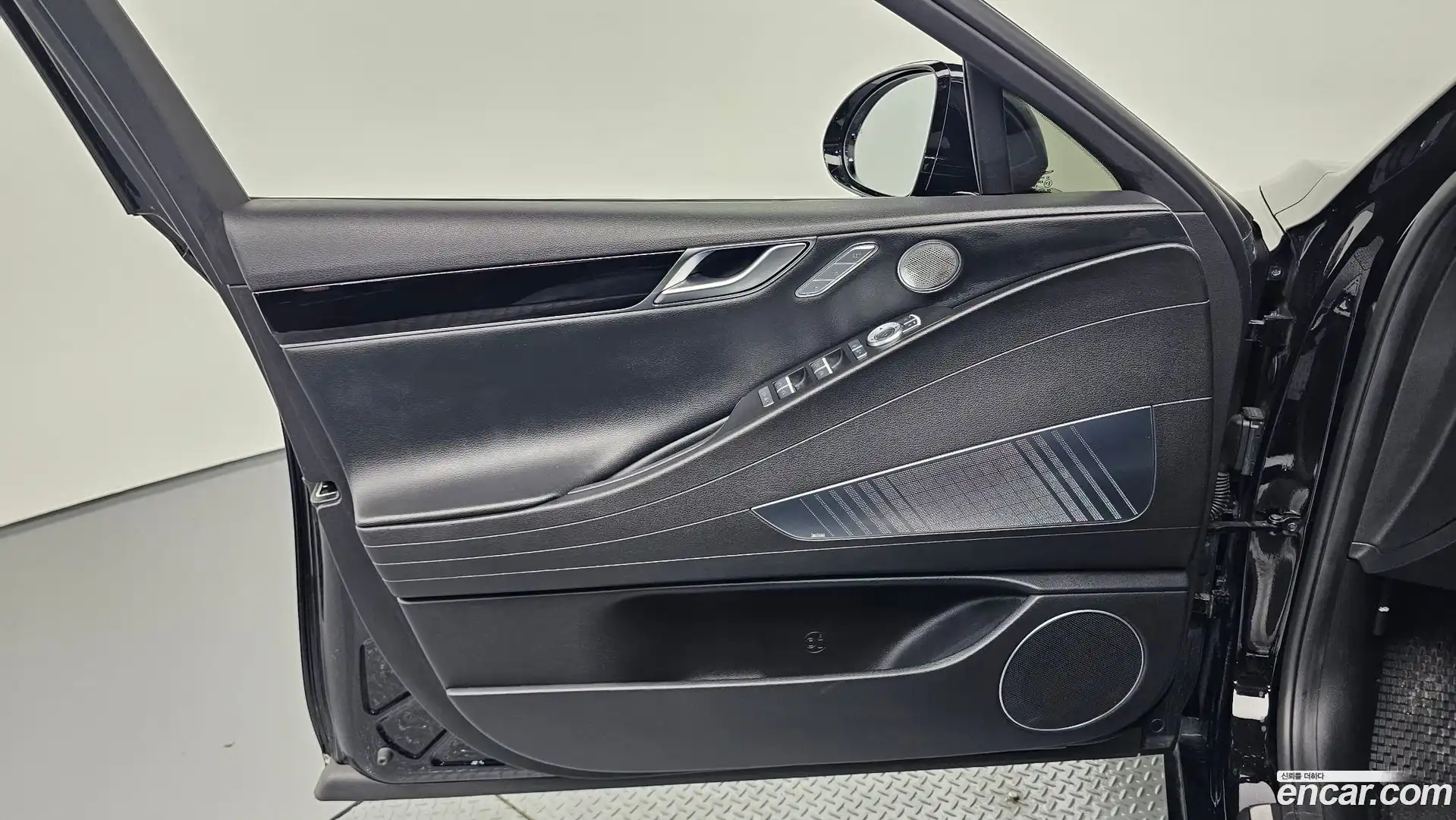 G80 Genesis 2022.2-INNER-034