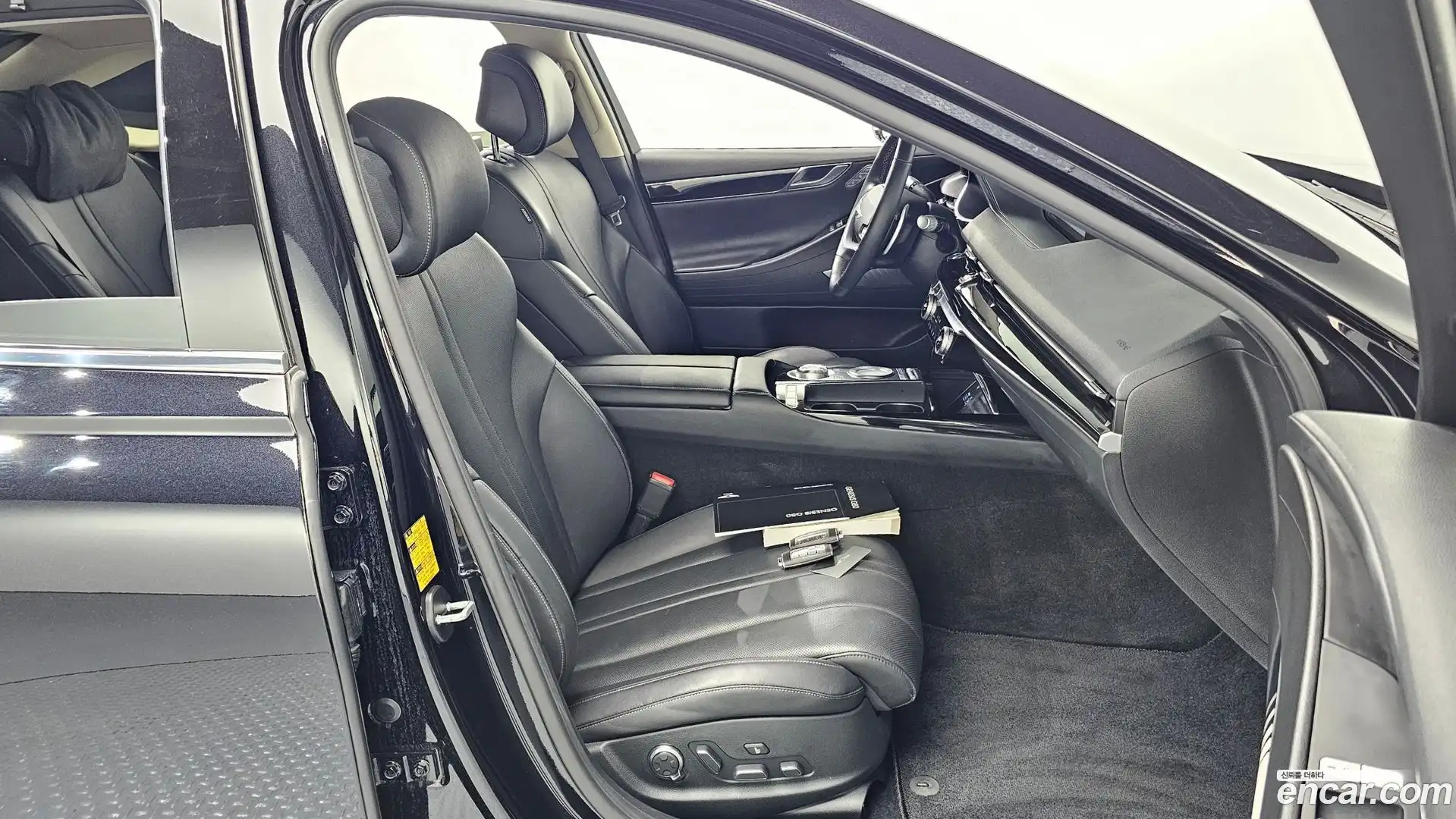 G80 Genesis 2022.2-INNER-036