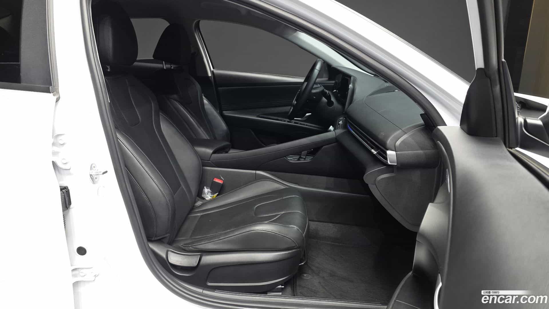 AVANTE Hyundai 2023.3-OPTION-015