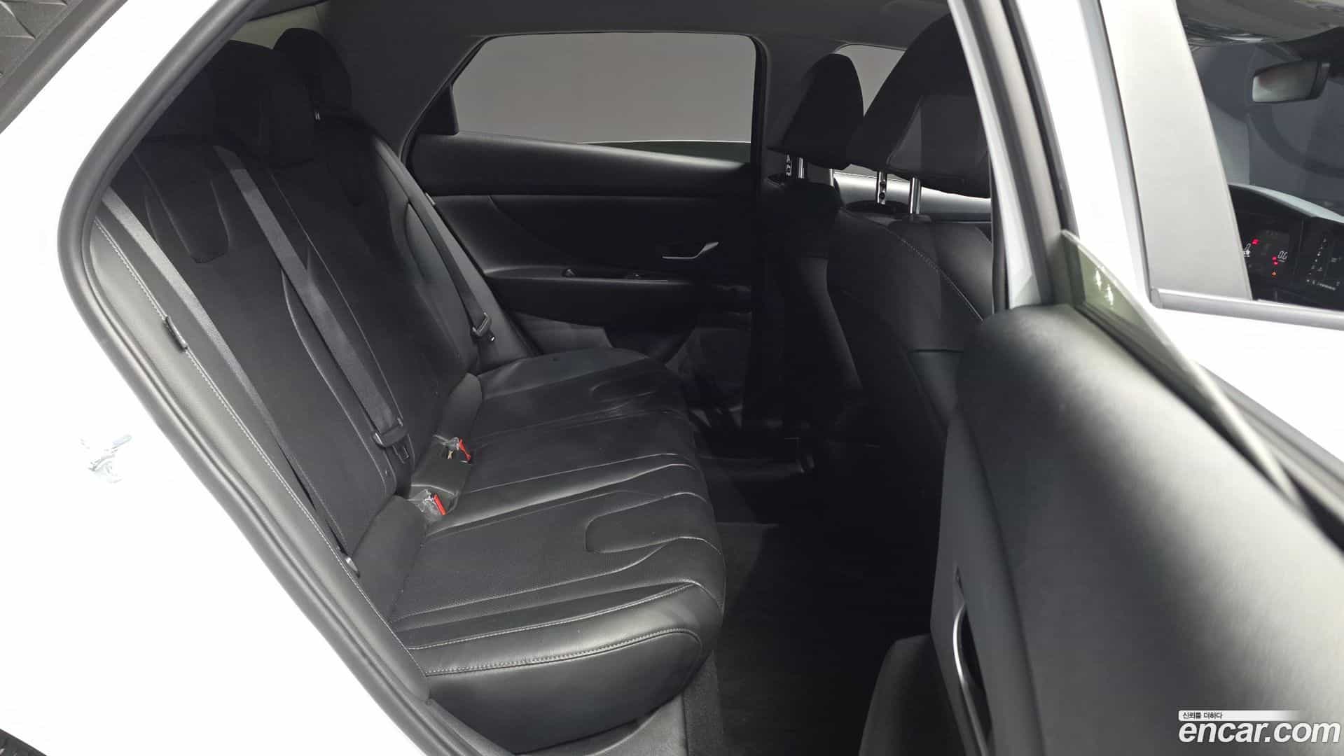 AVANTE Hyundai 2023.3-OPTION-016