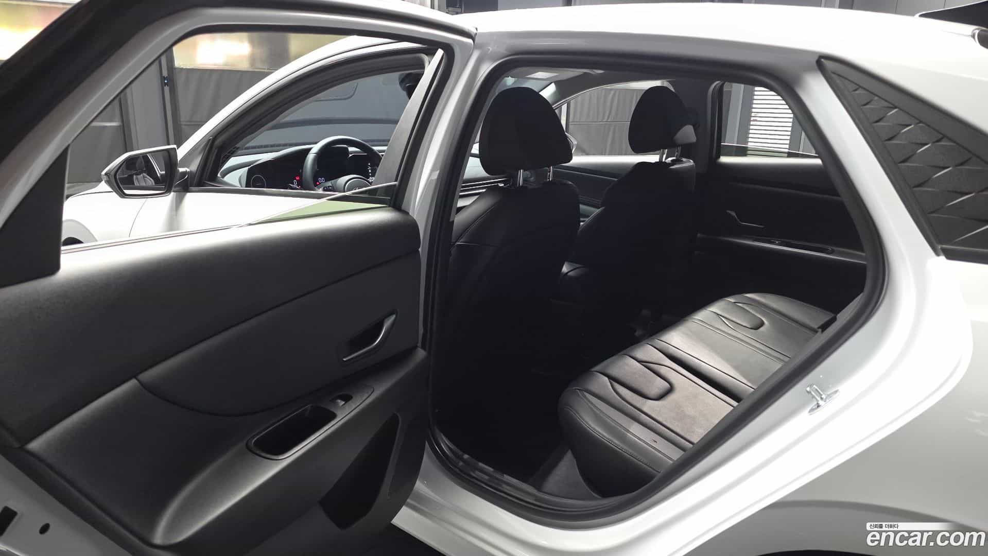 AVANTE Hyundai 2023.3-INNER-036