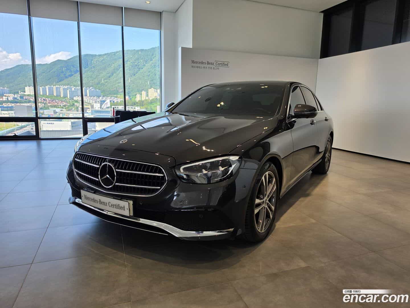 E-Class Mercedes-Benz 2023.9-OUTER-001