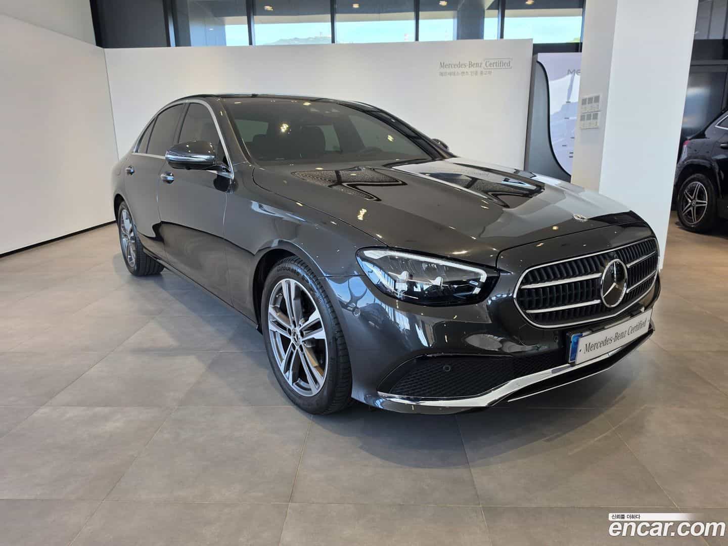 E-Class Mercedes-Benz 2023.9-OUTER-002