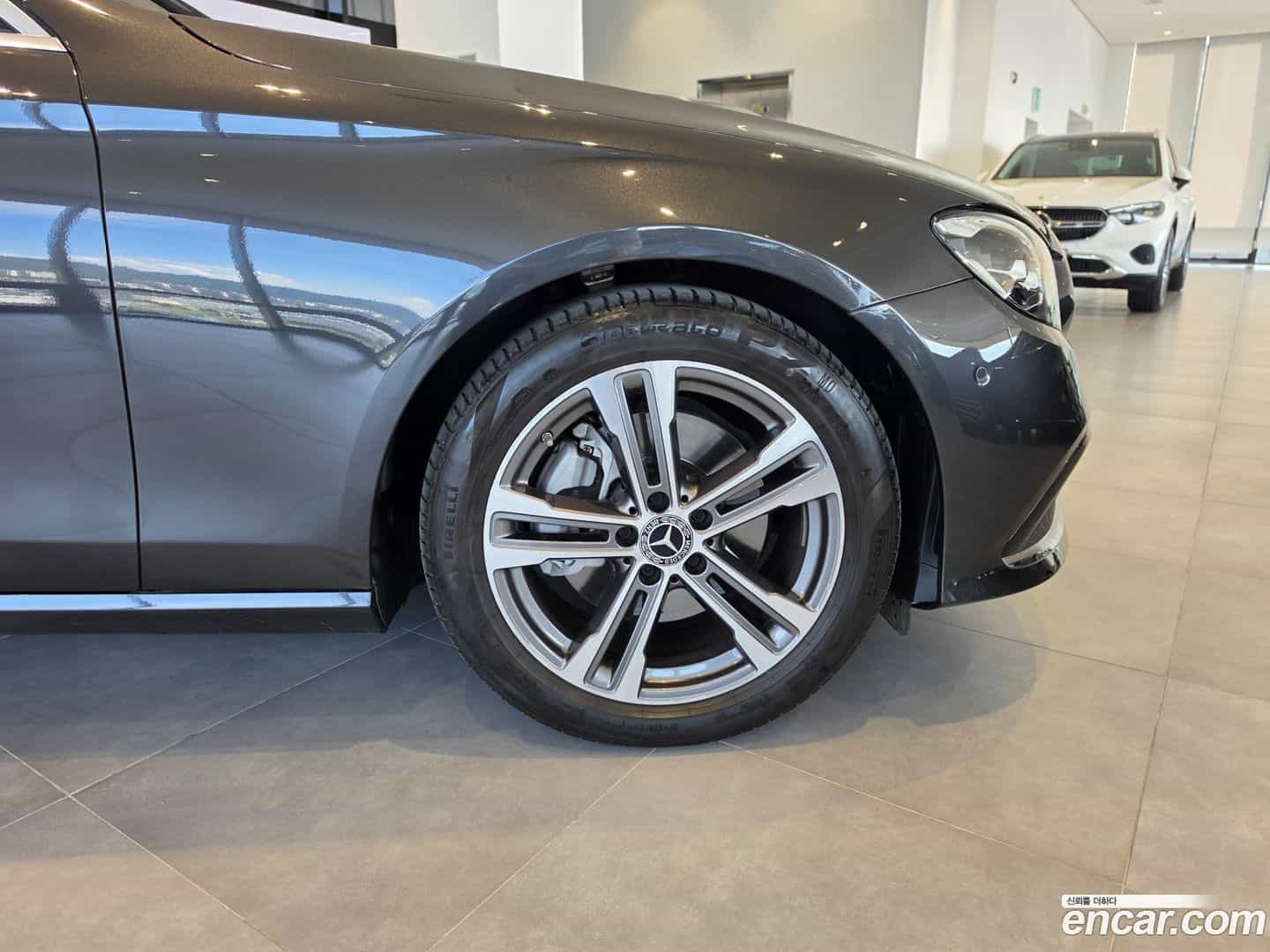 E-Class Mercedes-Benz 2023.9-OUTER-005