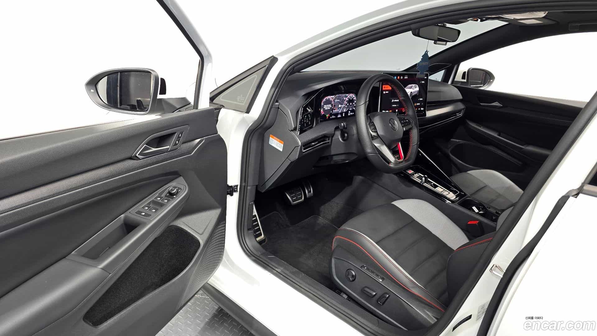 Golf Volkswagen 2025.11-INNER-010