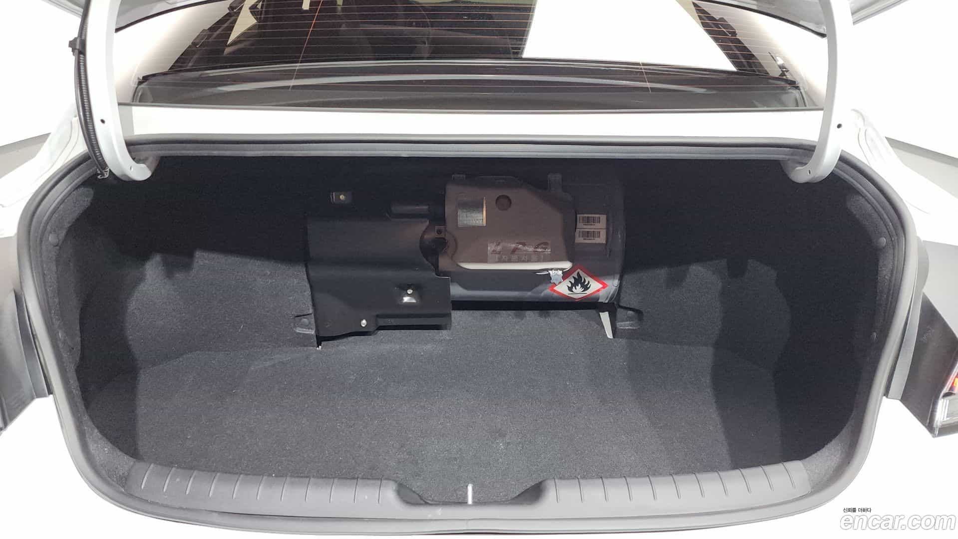 AVANTE Hyundai 2023.11-OPTION-022