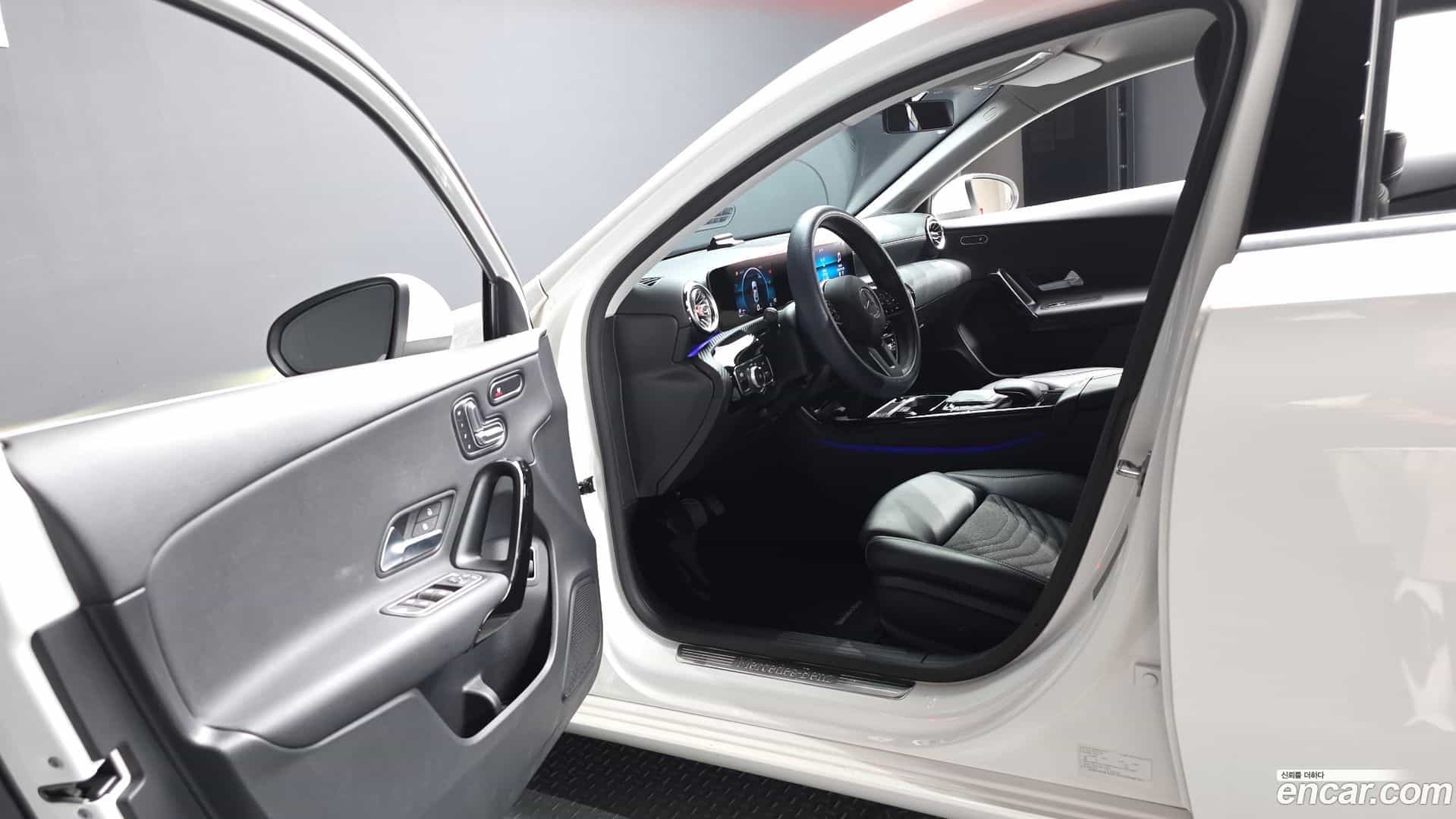 A-Class Mercedes-Benz 2020.2-INNER-010