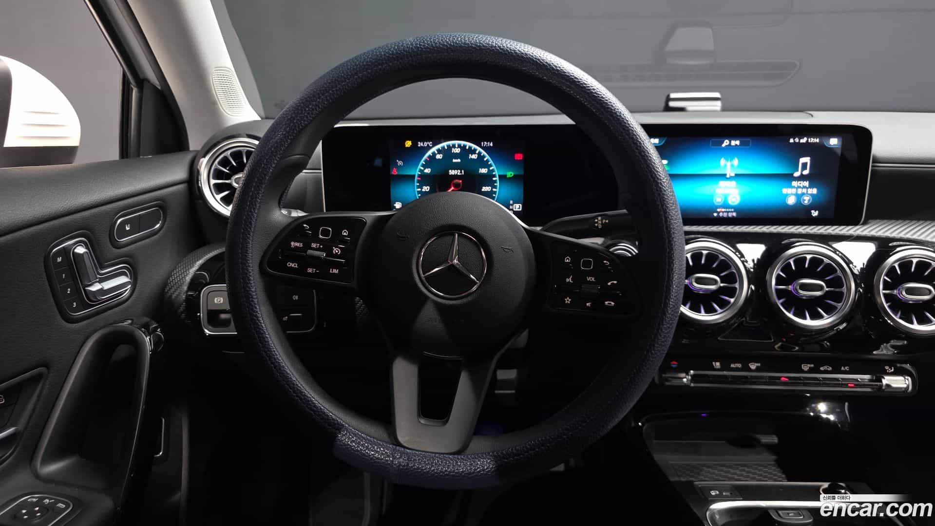 A-Class Mercedes-Benz 2020.2-OPTION-017