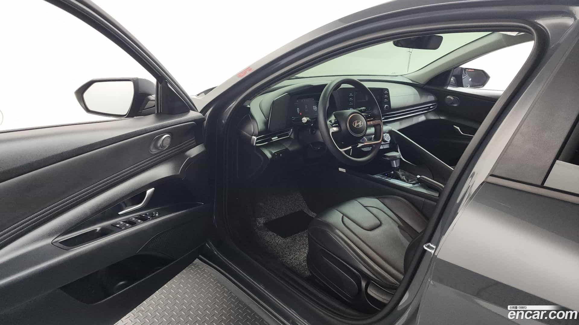 AVANTE Hyundai 2025.1-INNER-010