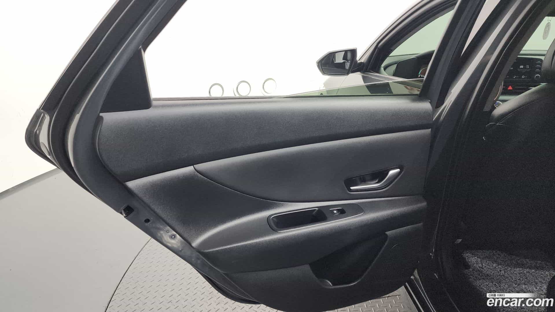 AVANTE Hyundai 2025.1-INNER-035