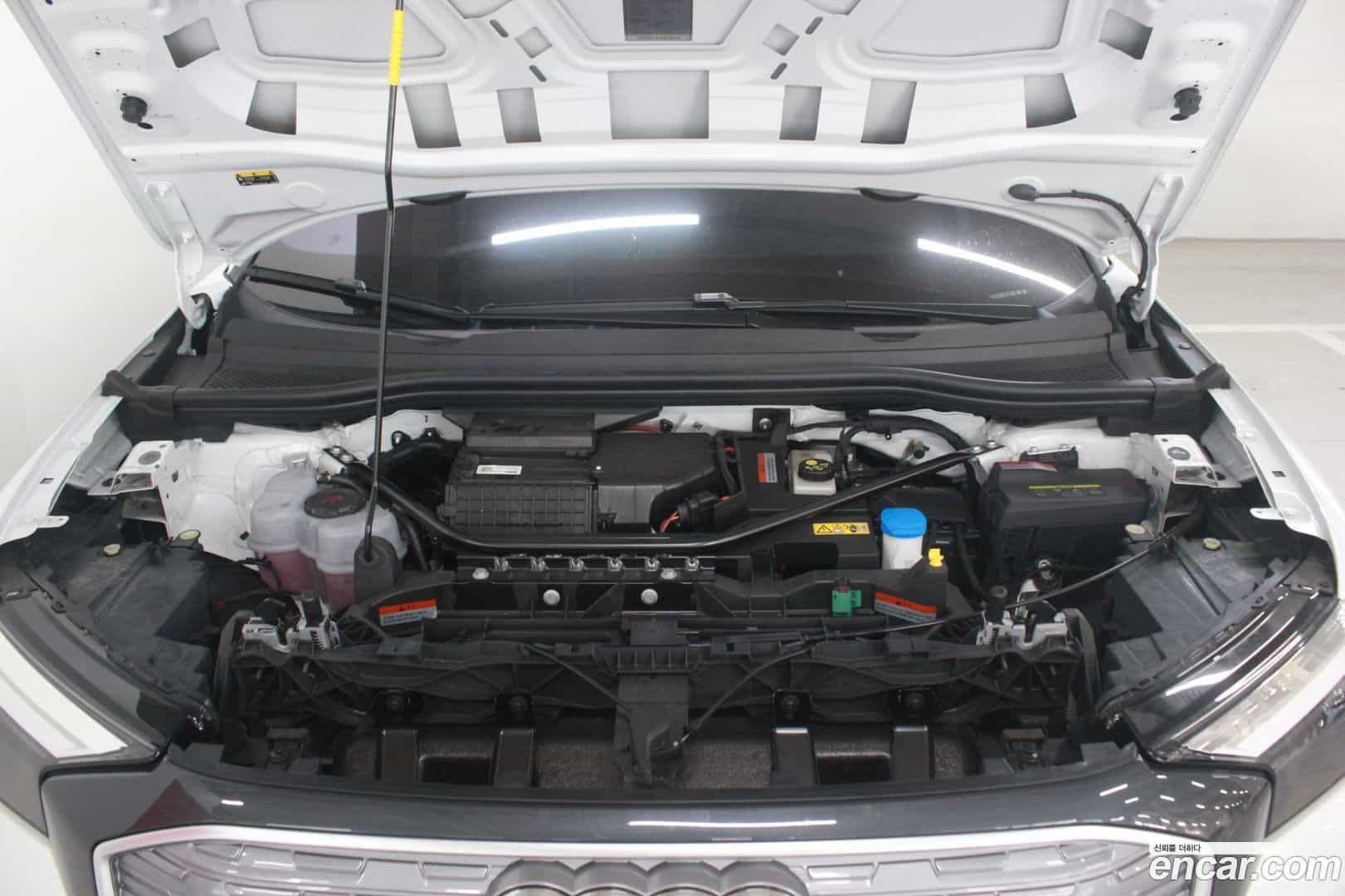 Q4 e-tron Audi 2025.9-OUTER-006
