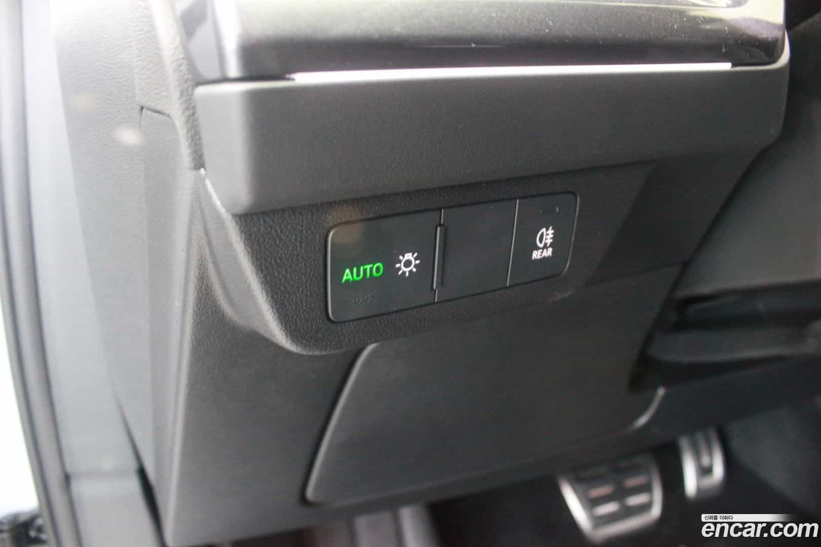 Q4 e-tron Audi 2025.9-OPTION-015