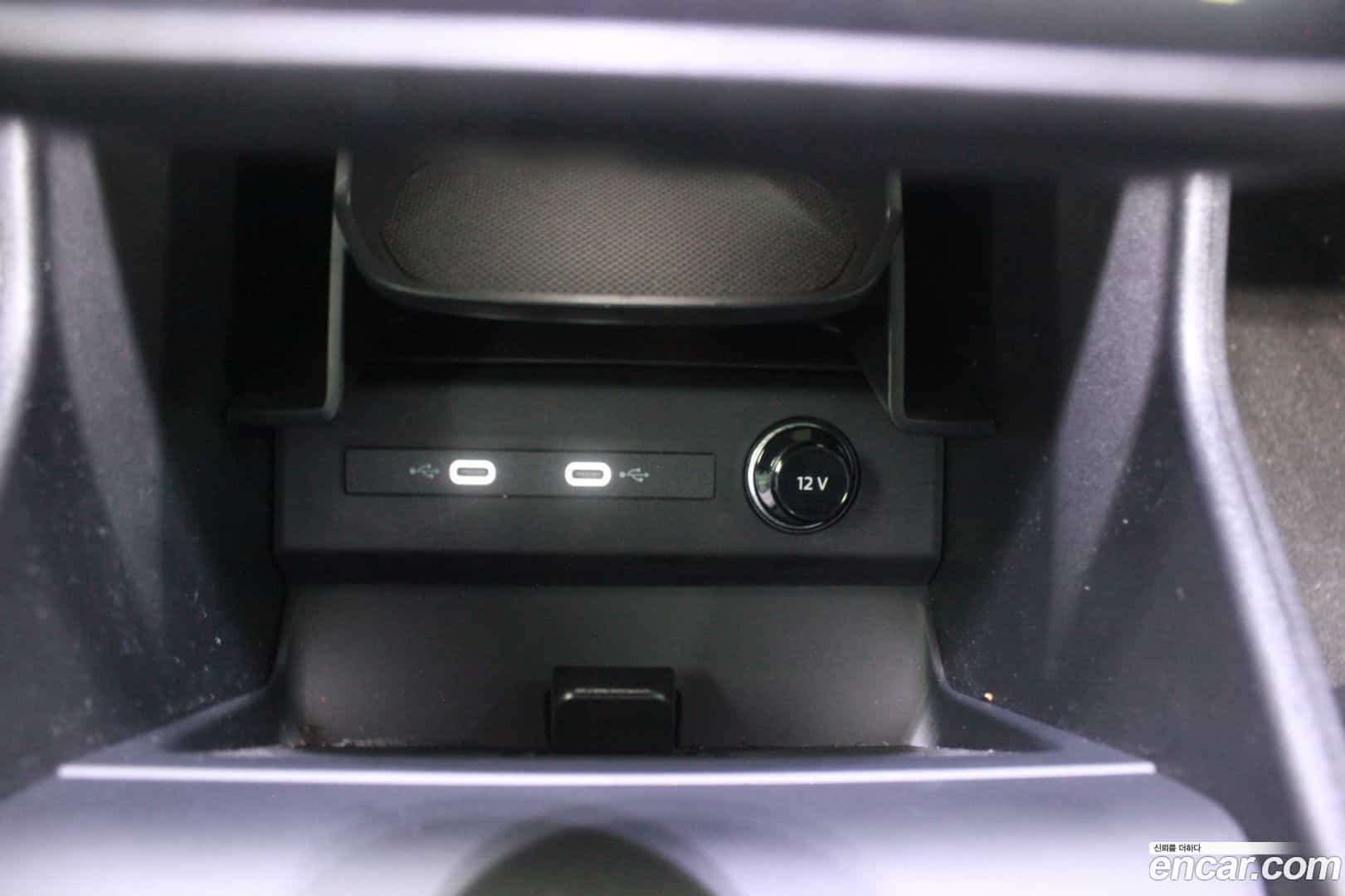 Q4 e-tron Audi 2025.9-OPTION-019