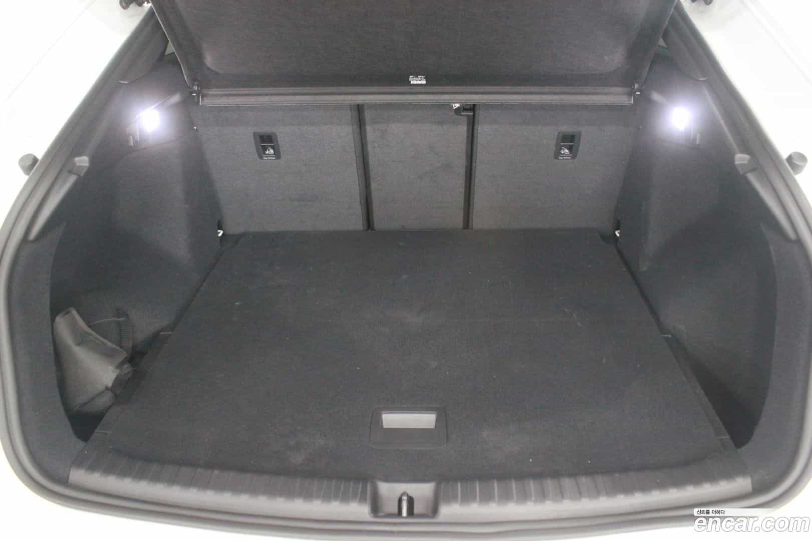 Q4 e-tron Audi 2025.9-OPTION-022
