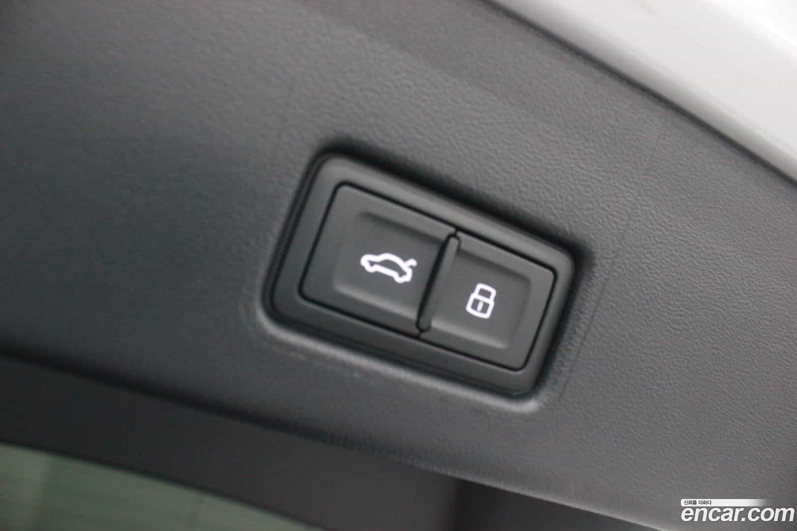 Q4 e-tron Audi 2025.9-OPTION-023