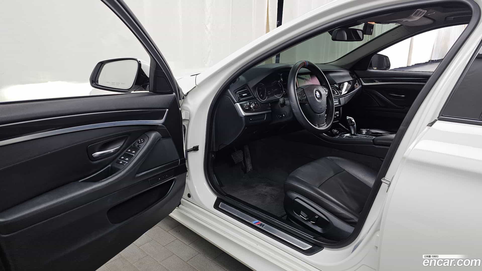 5-Series BMW 2015.10-INNER-010