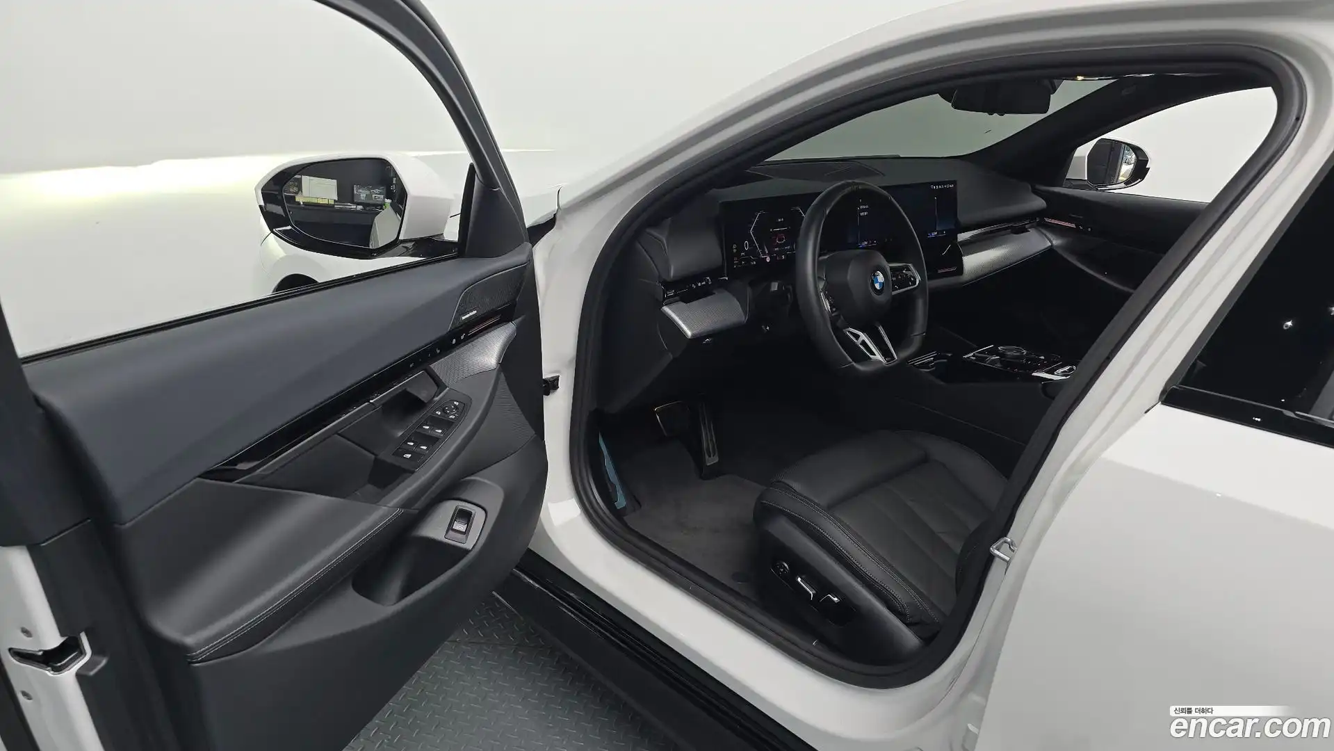 5-Series BMW 2023.10-INNER-010