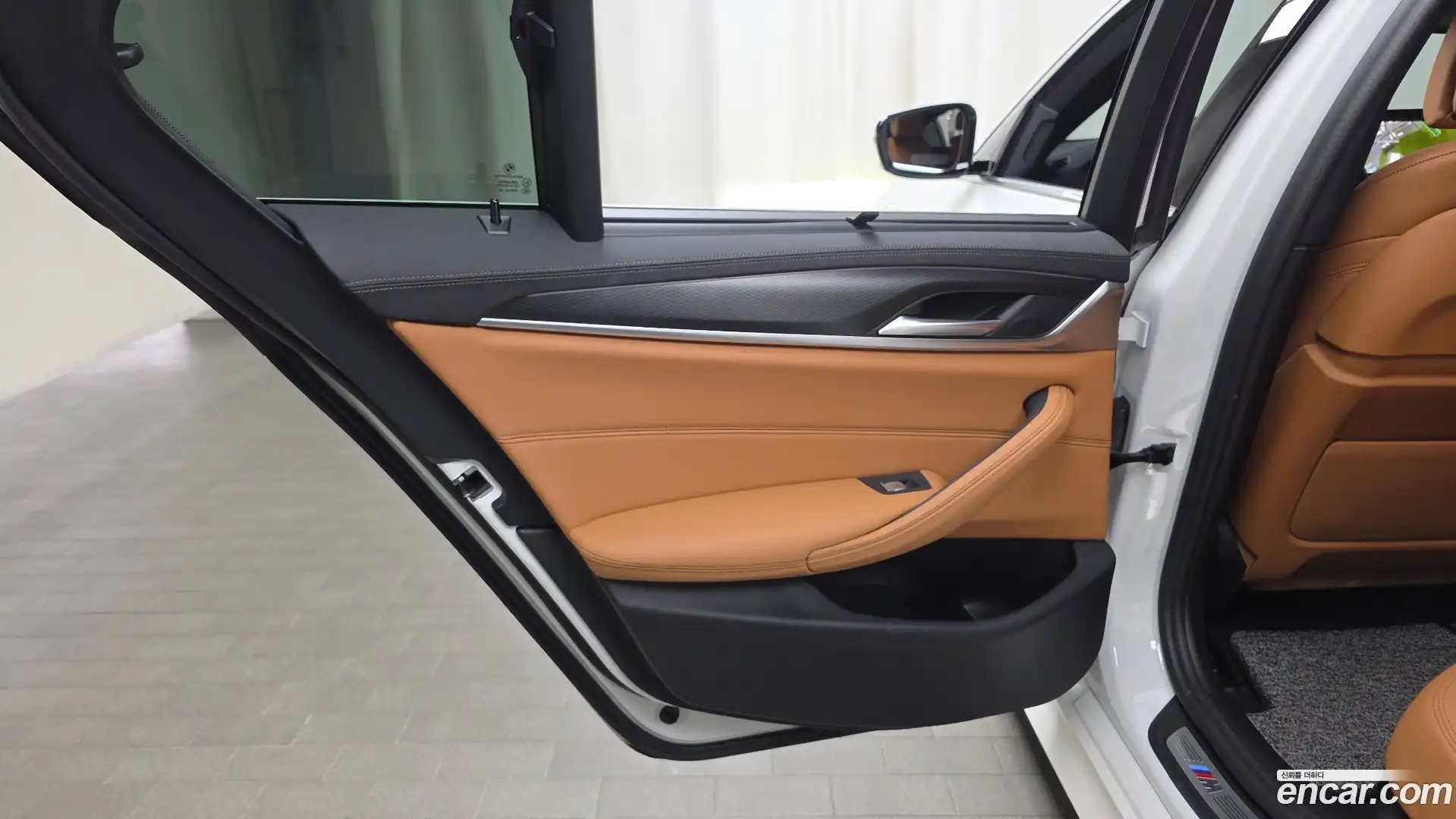 5-Series BMW 2023.5-INNER-035