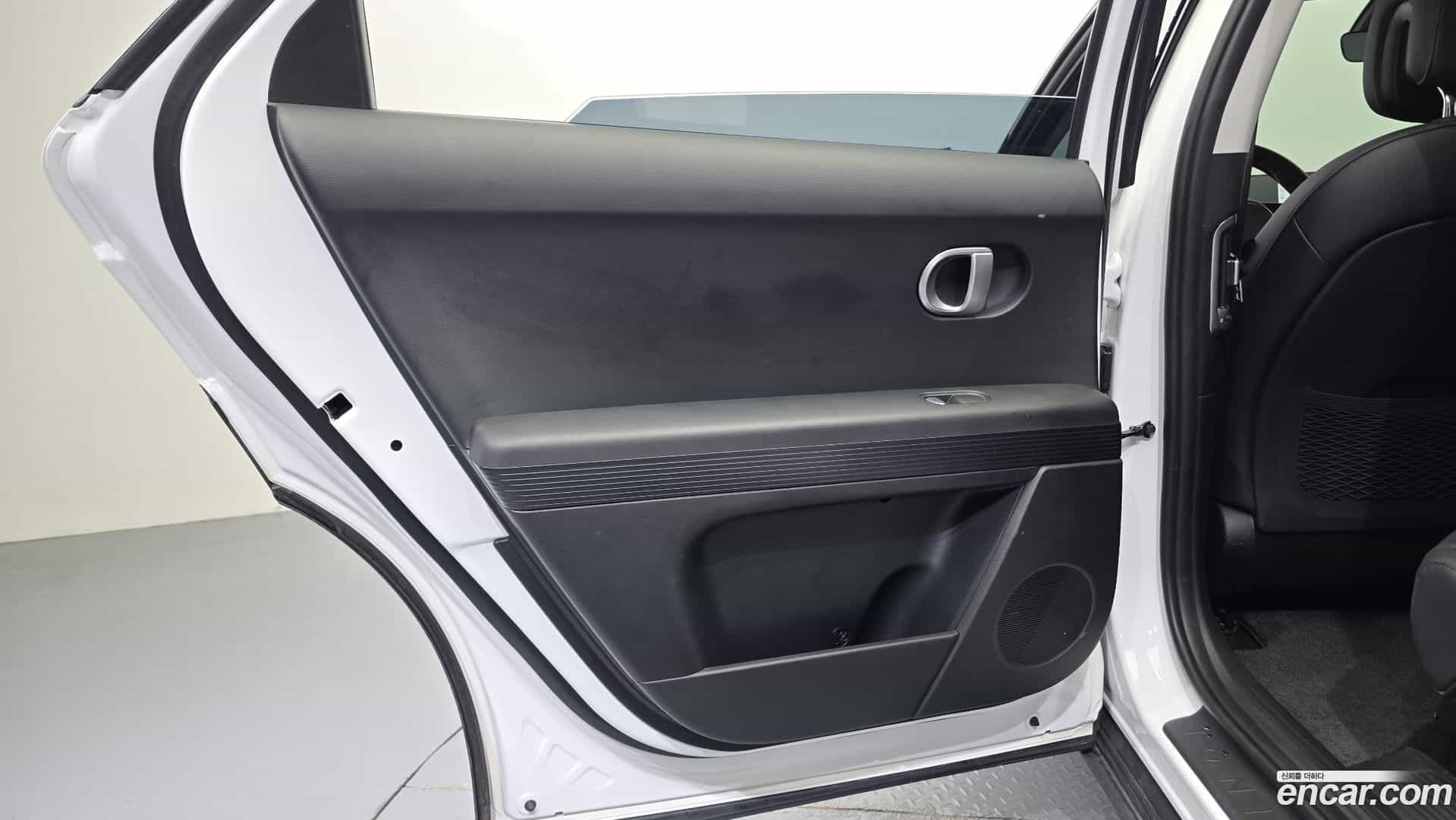 Ioniq5 Hyundai 2021.10-INNER-035