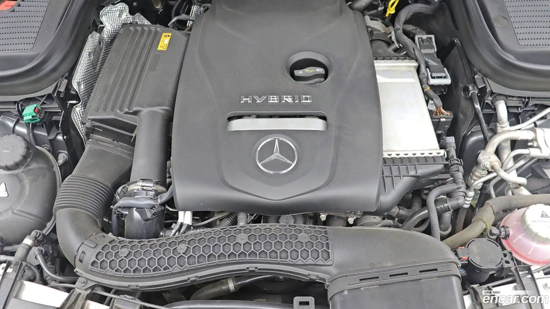 GLC-Class Mercedes-Benz 2018.10-OUTER-006