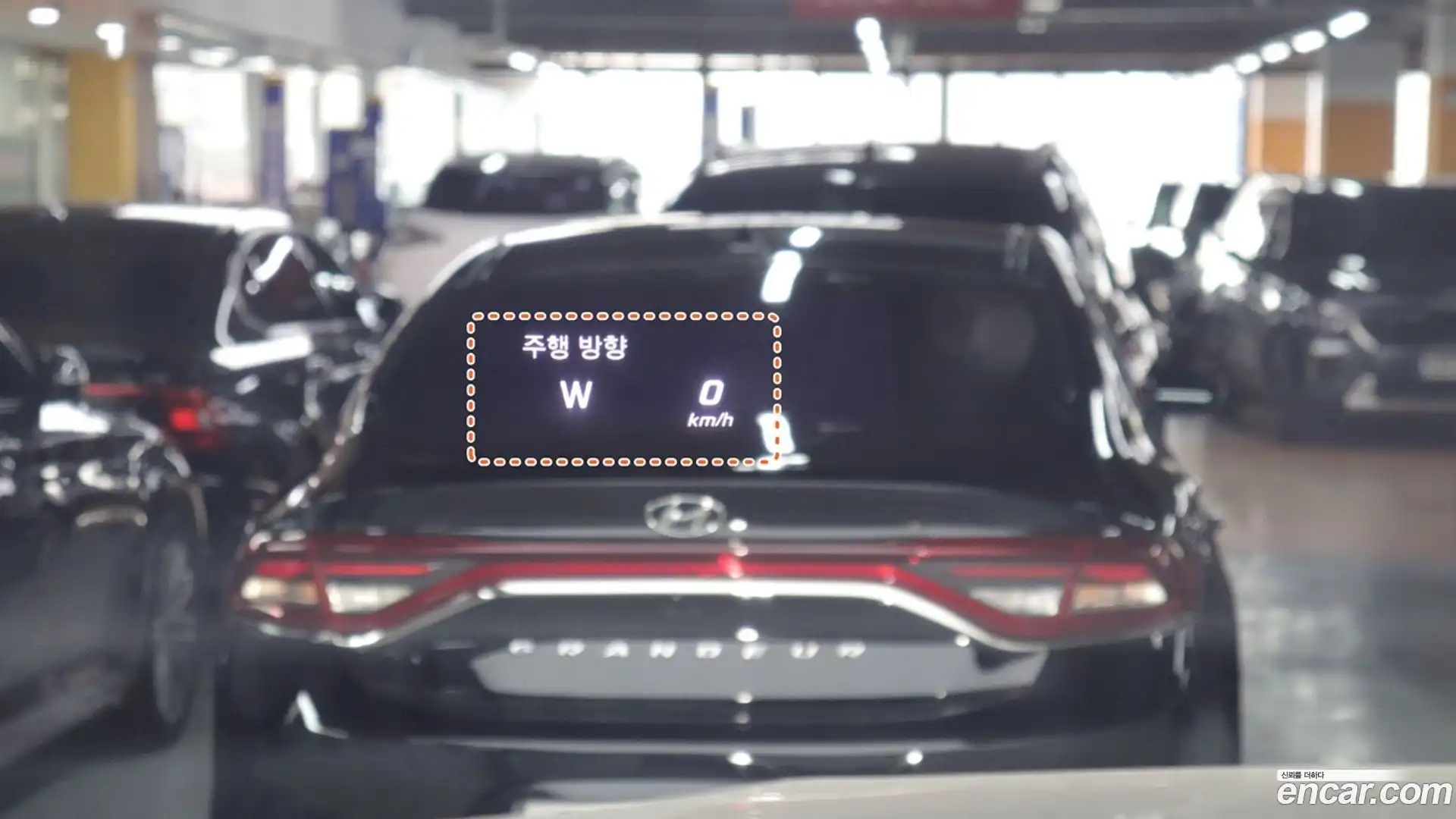 GLC-Class Mercedes-Benz 2018.10-OPTION-015