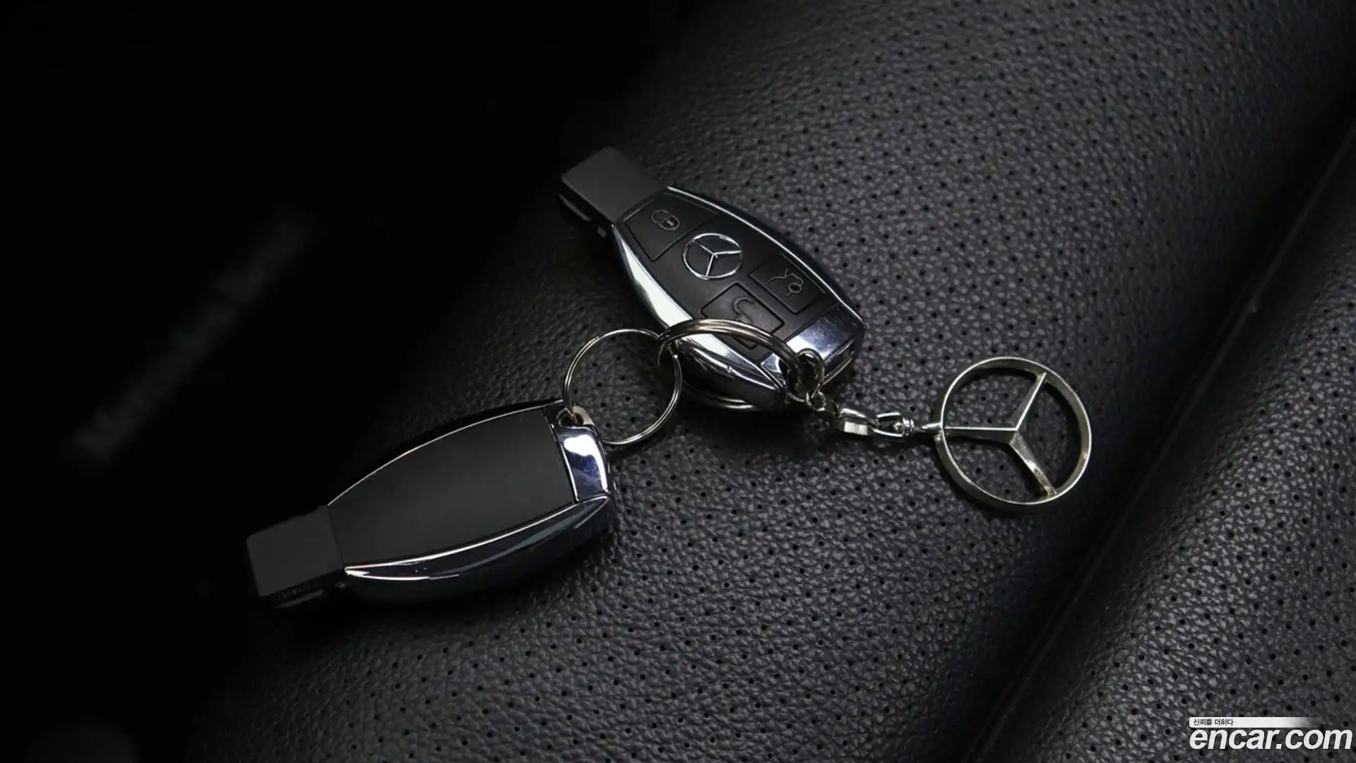 GLC-Class Mercedes-Benz 2018.10-OPTION-018