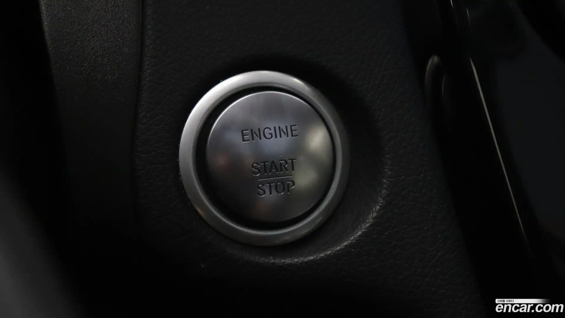 GLC-Class Mercedes-Benz 2018.10-OPTION-022