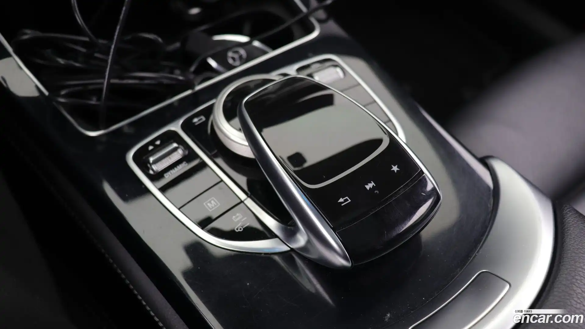 GLC-Class Mercedes-Benz 2018.10-OPTION-023