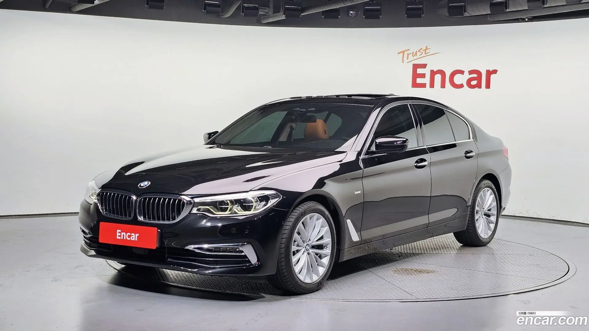 Main__Slider__Photo:5-Series BMW 2018.2-0
