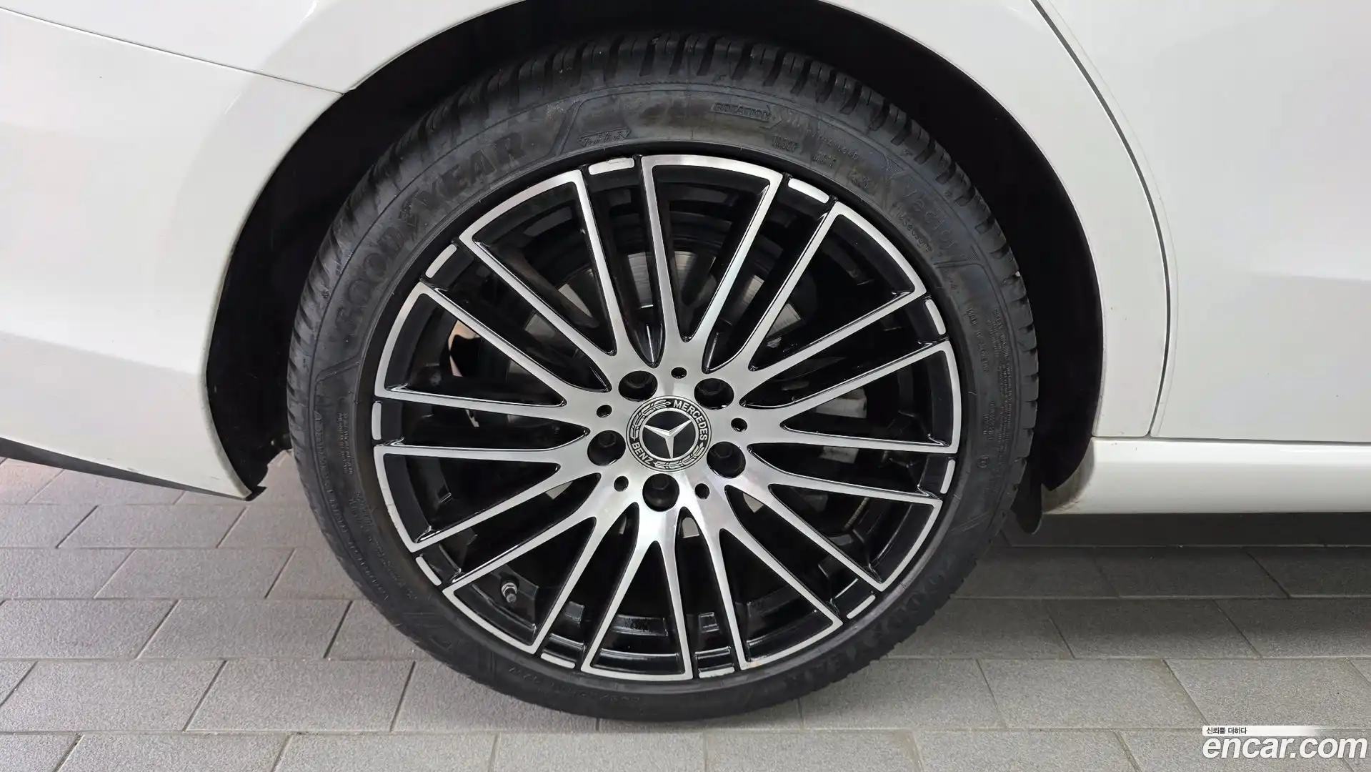 C-Class Mercedes-Benz 2023.11-OUTER-005