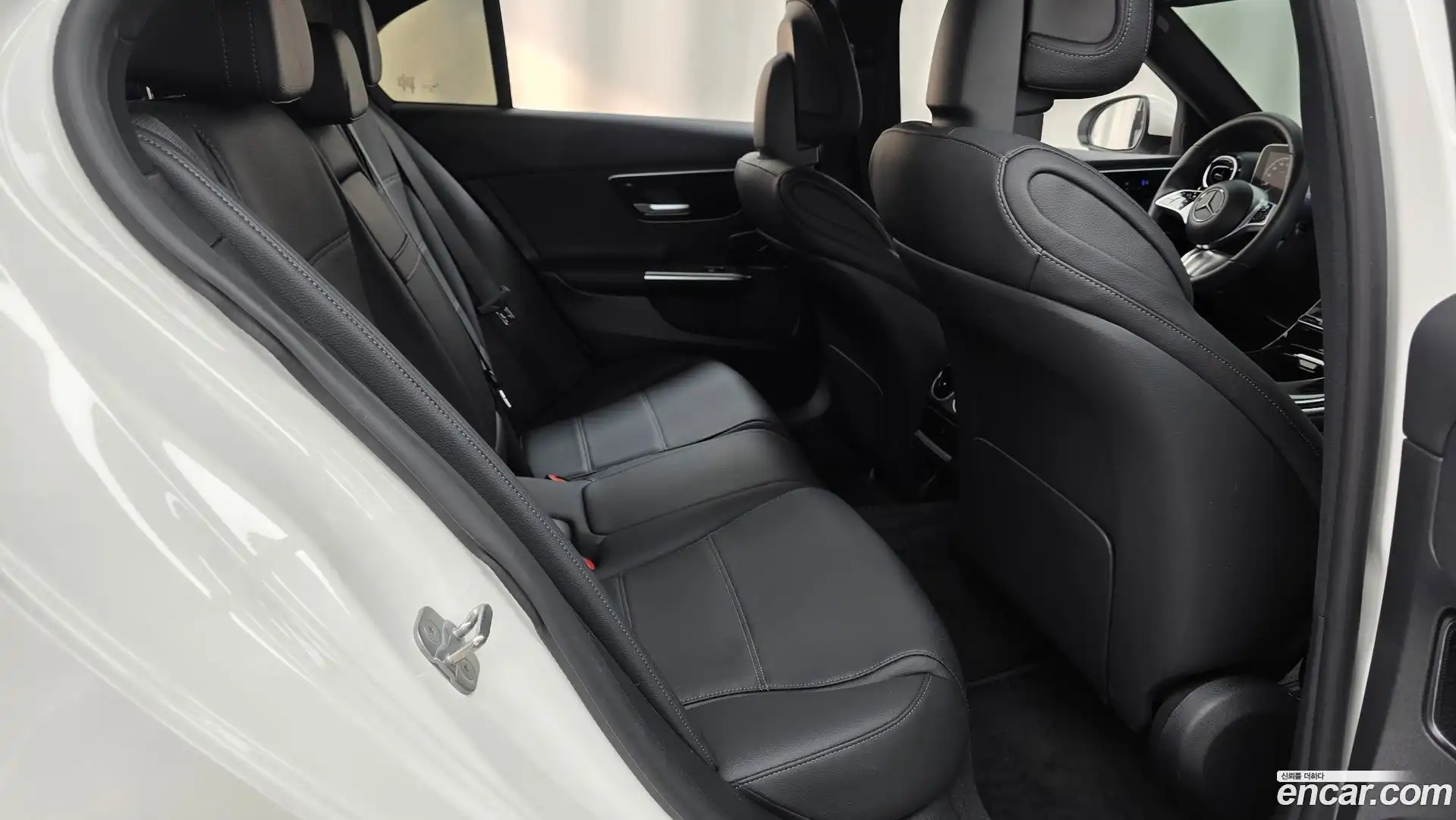 C-Class Mercedes-Benz 2023.11-OPTION-015
