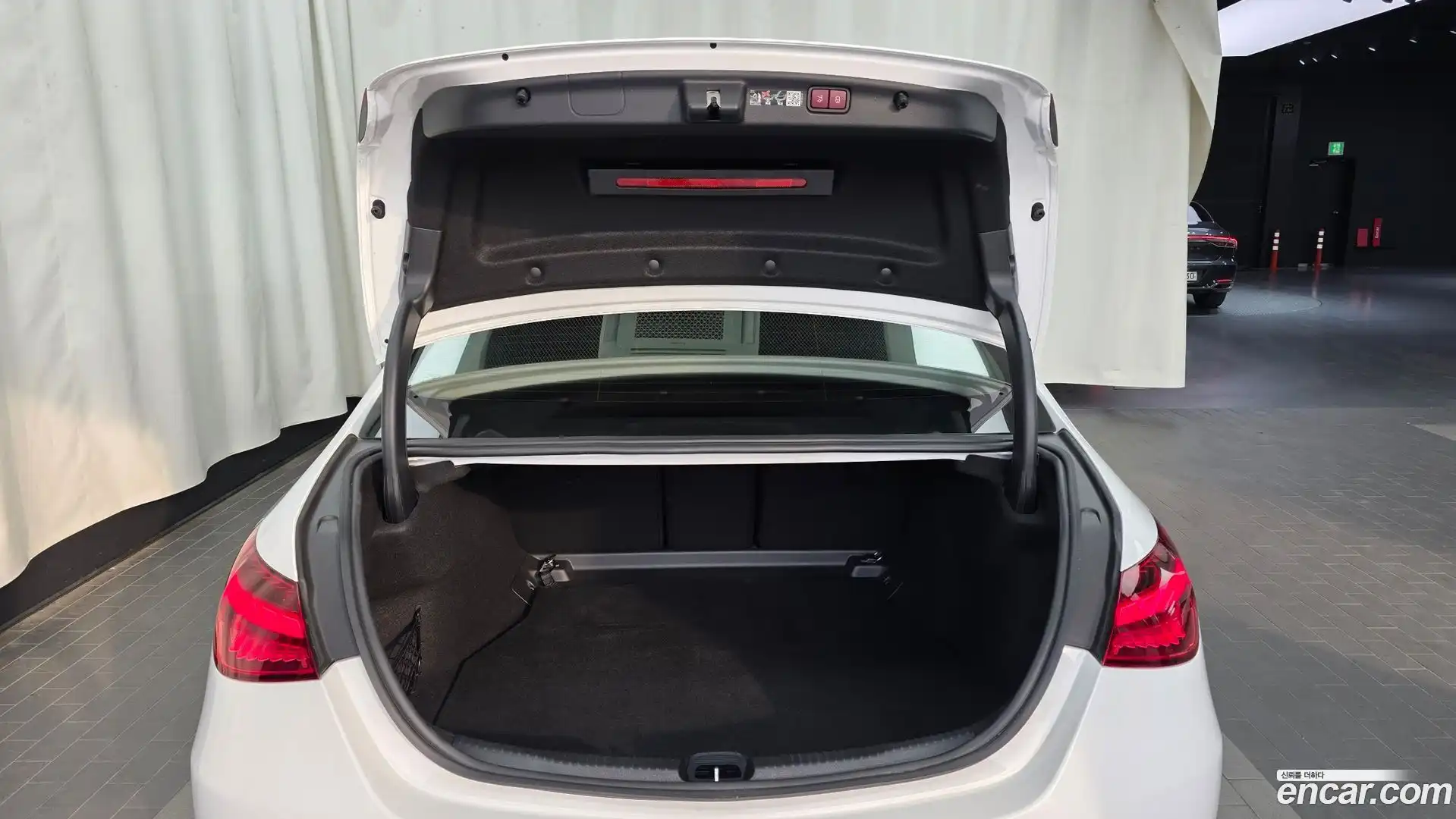 C-Class Mercedes-Benz 2023.11-OPTION-024