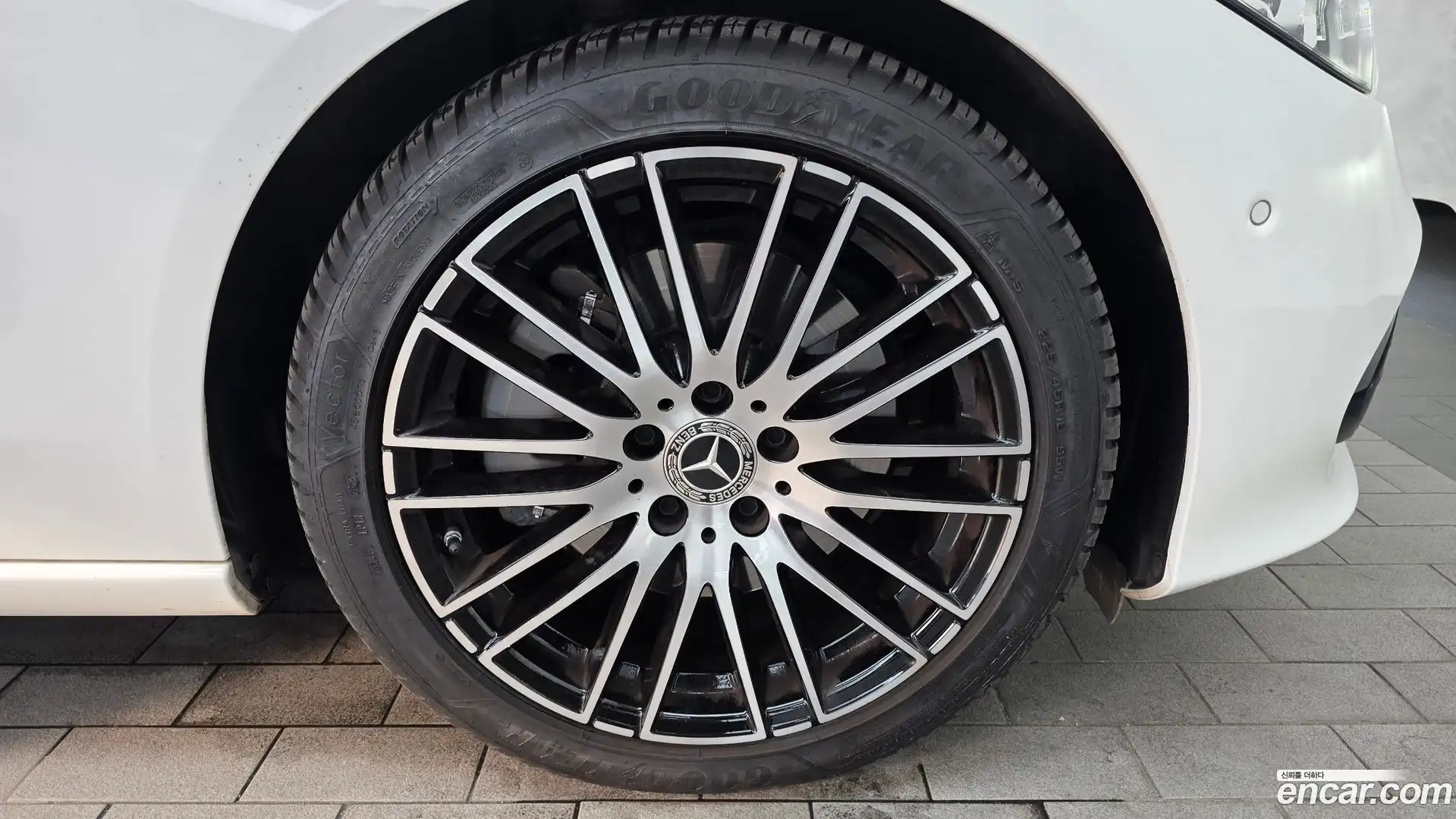 C-Class Mercedes-Benz 2023.11-OUTER-031