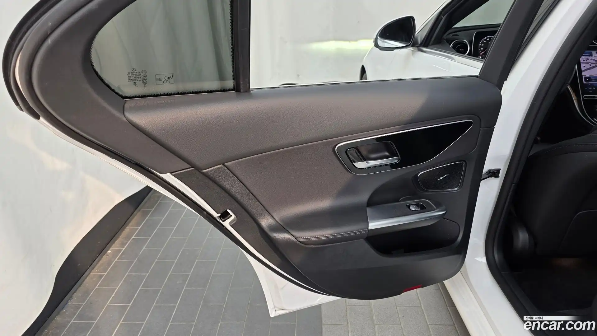 C-Class Mercedes-Benz 2023.11-INNER-035