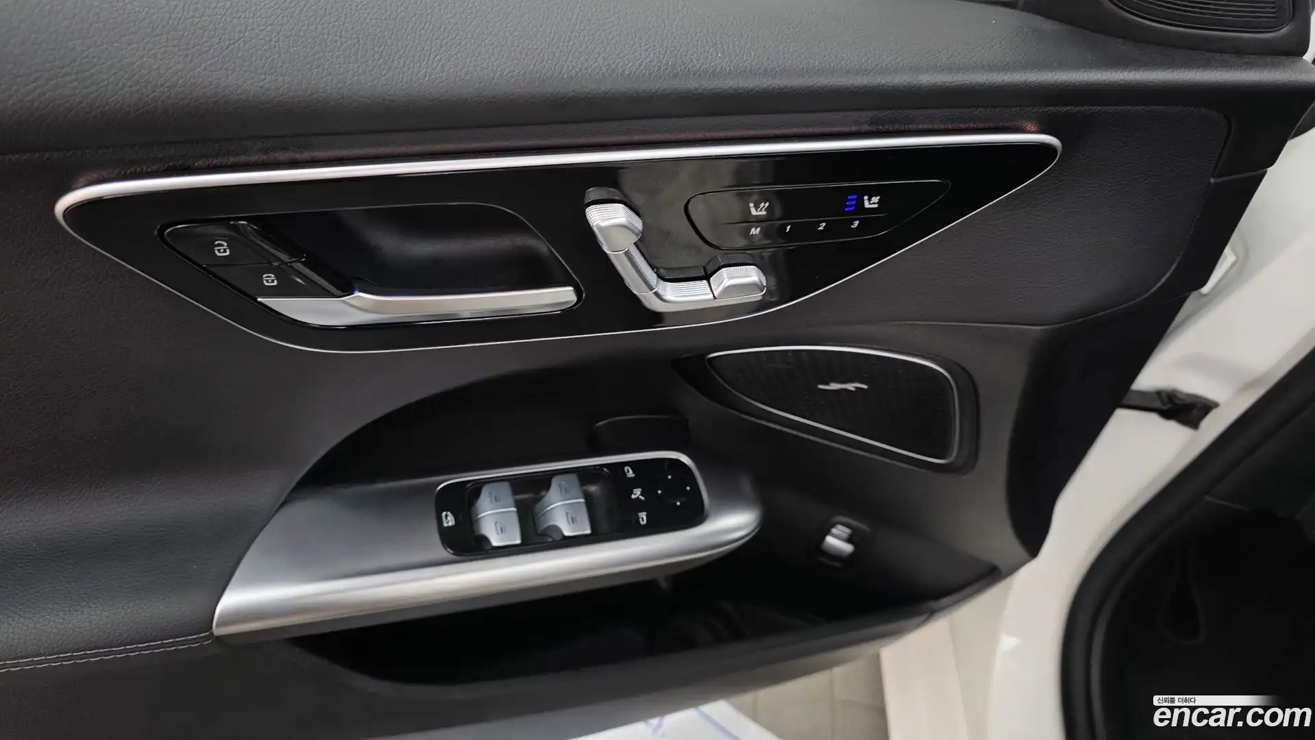C-Class Mercedes-Benz 2023.11-OPTION-043