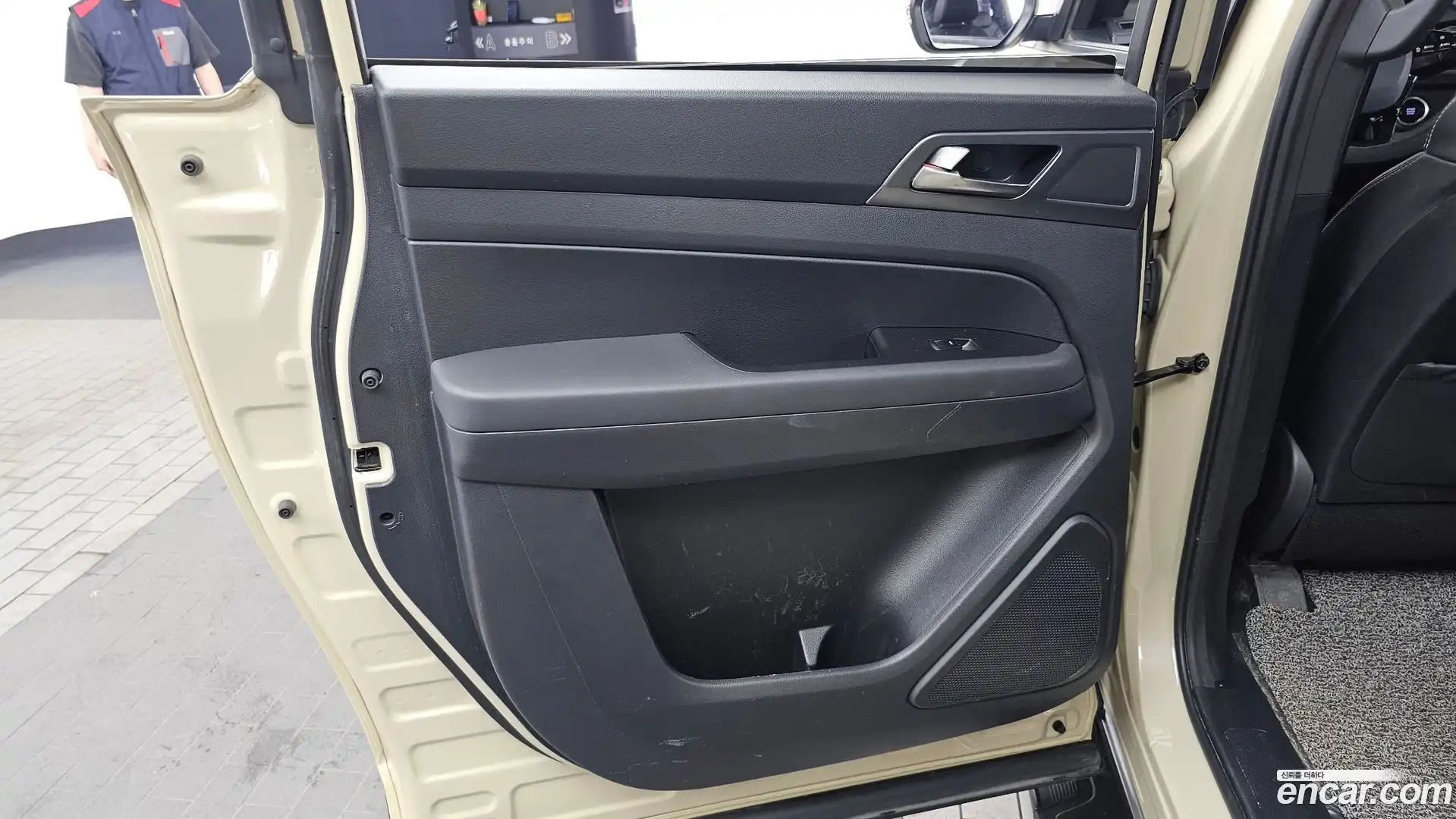 Rexton KG Mobility 2024.2-INNER-035