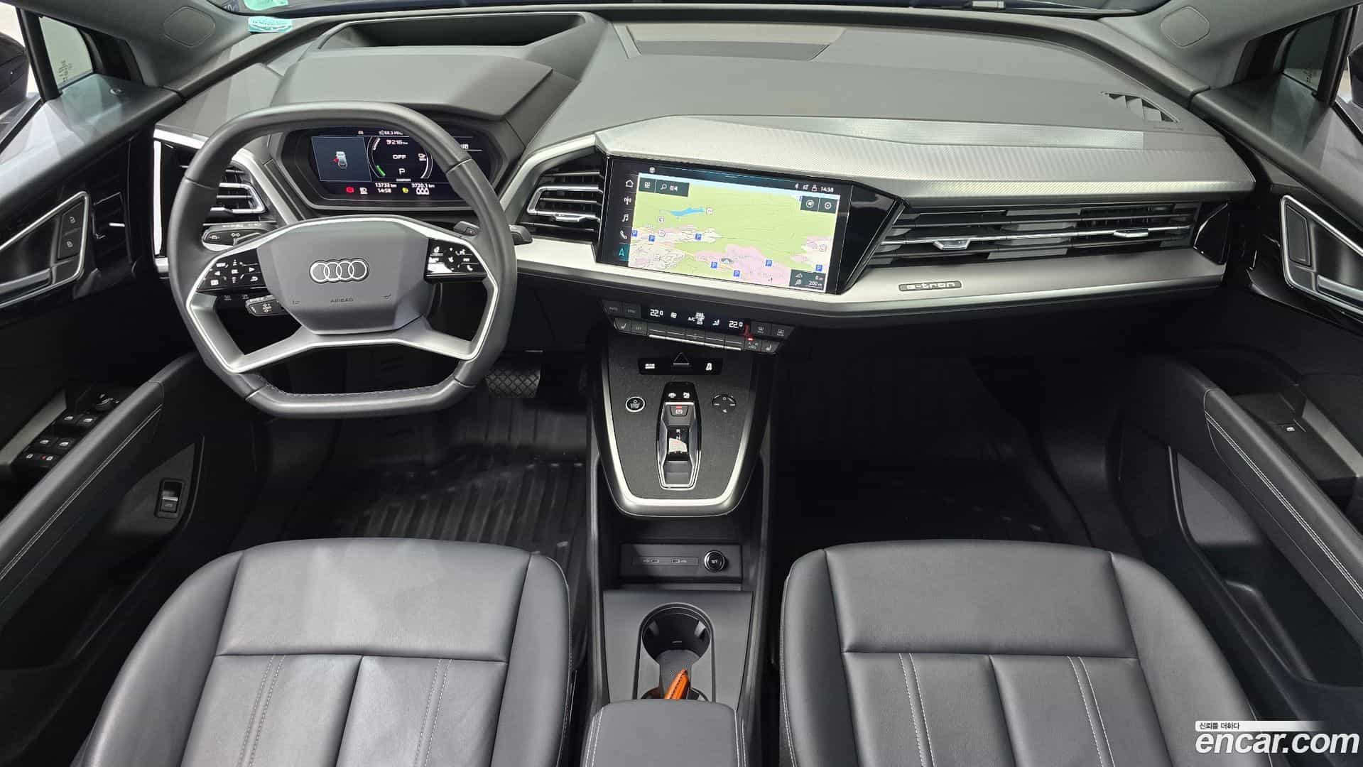 Q4 e-tron Audi 2023.11-INNER-007