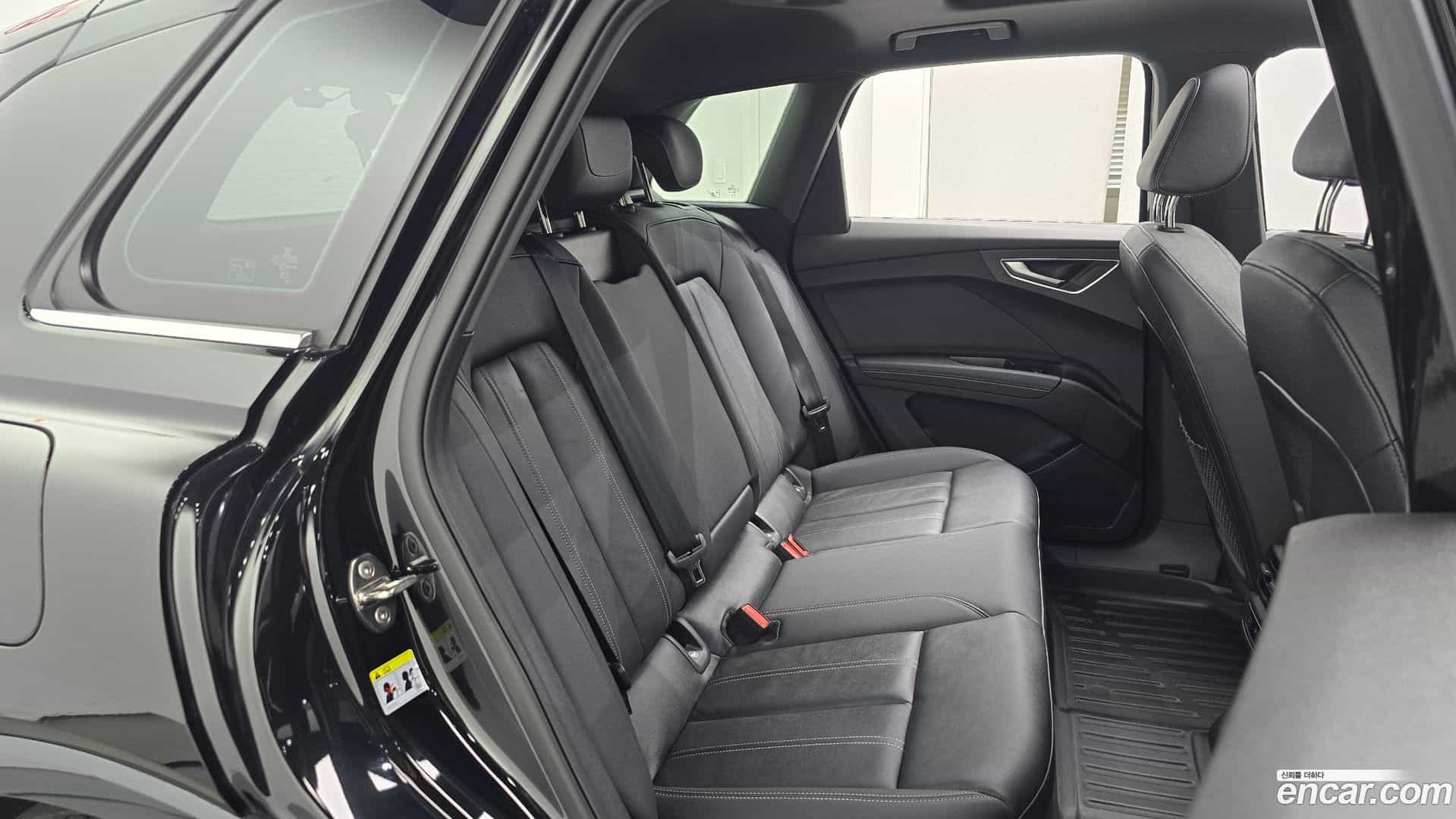 Q4 e-tron Audi 2023.11-OPTION-015