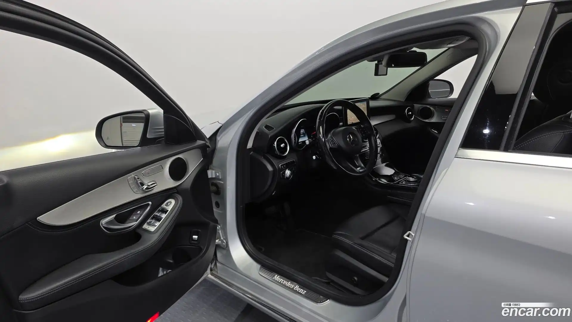 C-Class Mercedes-Benz 2015.7-INNER-010